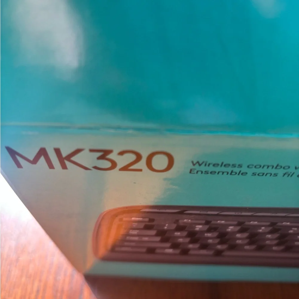 Logitech Wireless Keyboard and mouse MK320 new